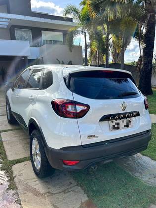 RENAULT CAPTUR 1.6 16V SCE FLEX LIFE X-TRONIC RENAULT CAPTUR 1.6 16V SCE FLEX LIFE X-TRONIC